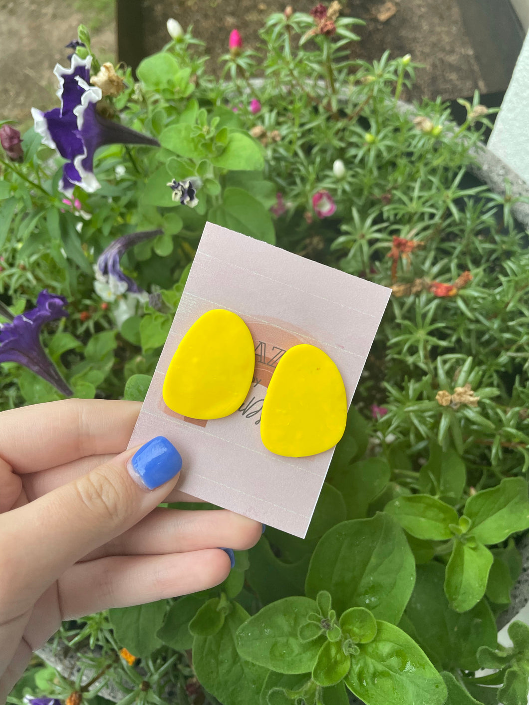 Large Statement Stud - yellow, matte