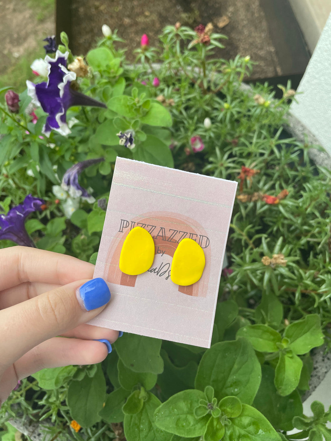 Small Statement Stud - yellow, matte